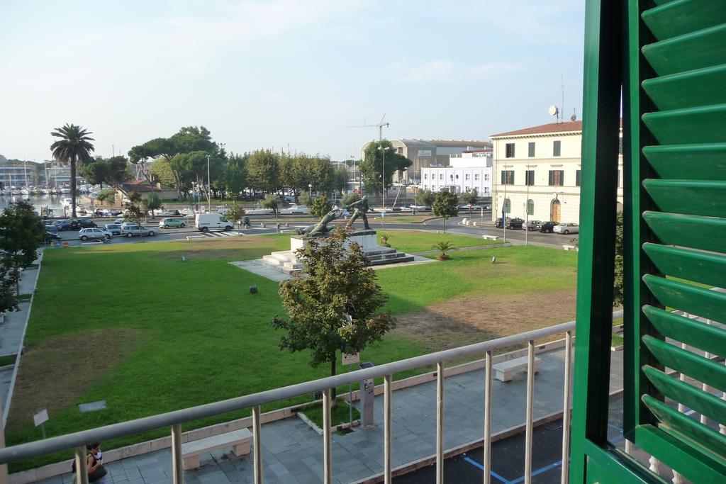 Historical Apartments By Seaside Viareggio Exterior foto